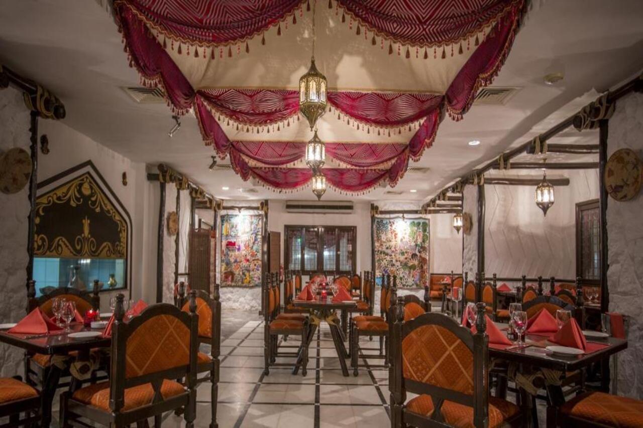 Danat Al Ain Resort מראה חיצוני תמונה The interior of the restaurant