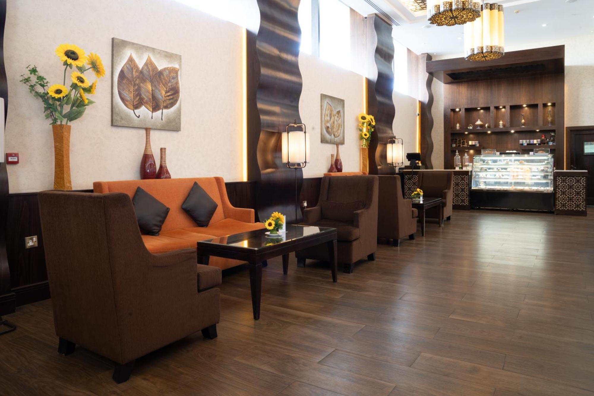 Danat Al Ain Resort מראה חיצוני תמונה The lobby of the hotel