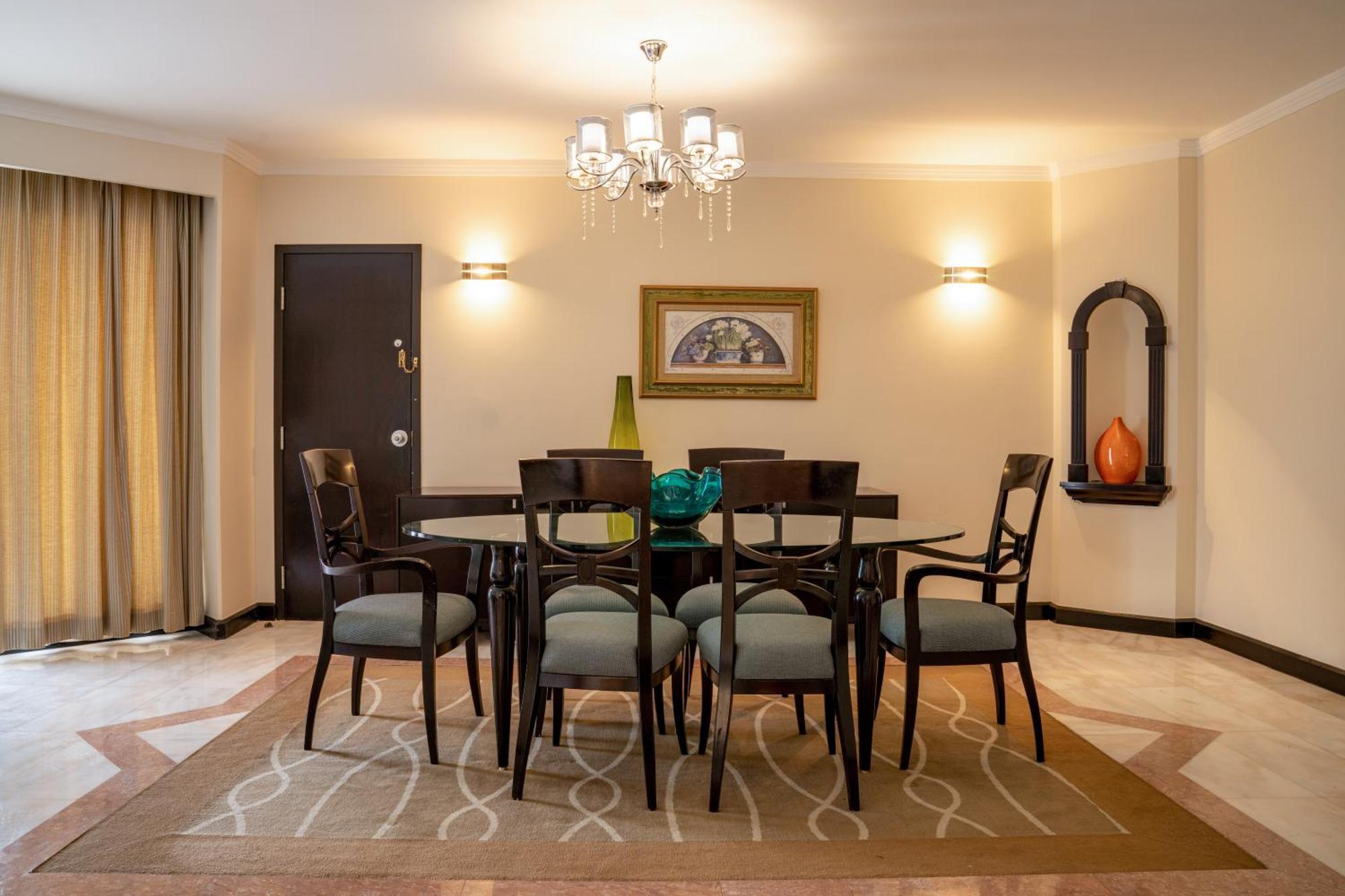 Danat Al Ain Resort מראה חיצוני תמונה A dining room