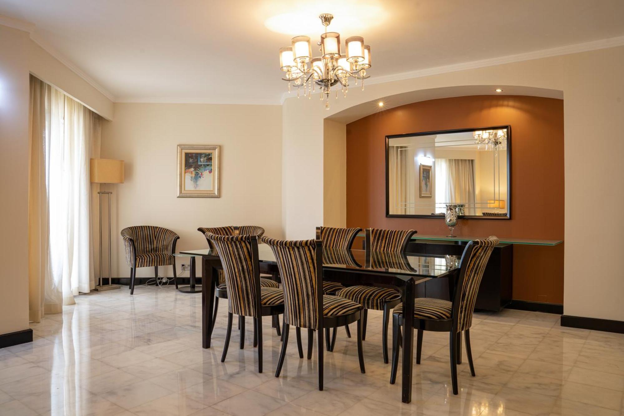 Danat Al Ain Resort מראה חיצוני תמונה A dining room