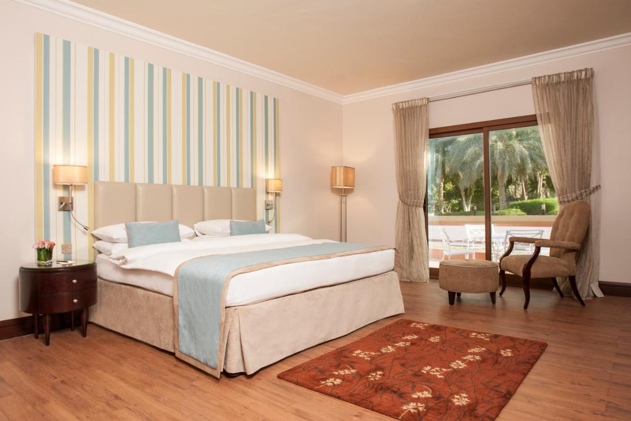 Danat Al Ain Resort מראה חיצוני תמונה A bedroom at the hotel